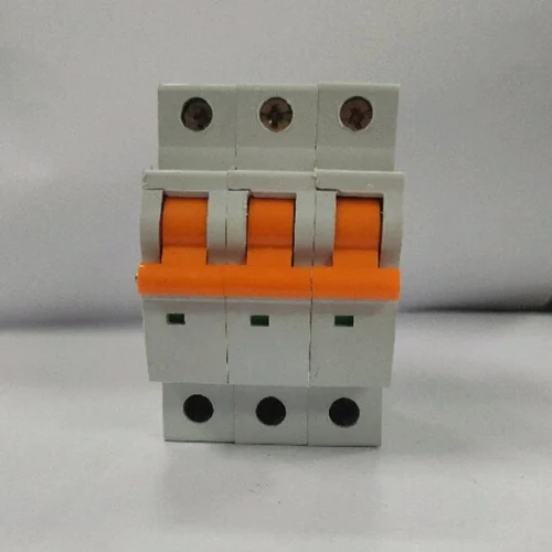 three-pole-mcb-500x500 (1)